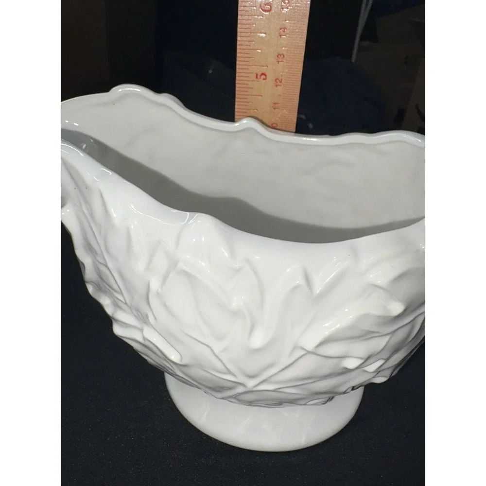 SHI Japan Gravy Boat White Embossed Maple Leaves Large Ceramic‎ China 4.5x8